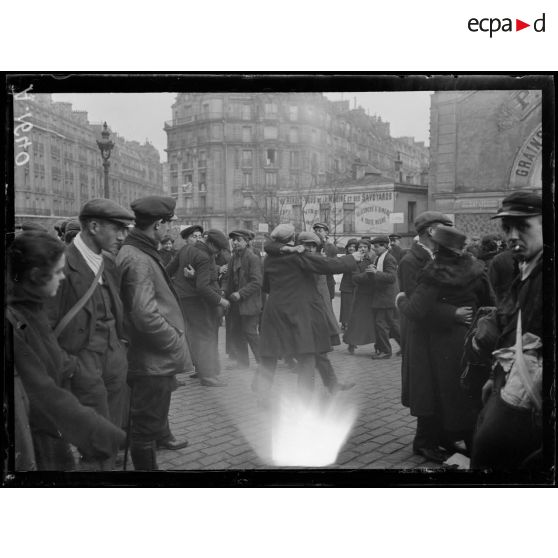 Paris. Gare de Lyon. Départ de la classe 1918. [légende d'origine]