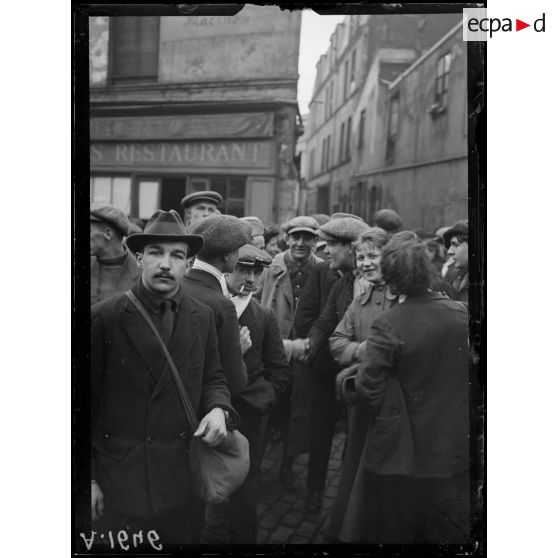 Paris. Gare de l'Est. Départ de la classe 1918. [légende d'origine]