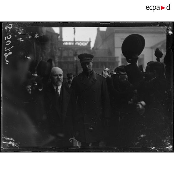 Bruges, Belgique. Visite du roi des Belges et de M. Poincaré. L'arrivée. [légende d'origine]