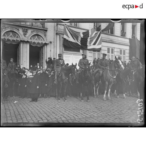 Gand, Belgique. Entrée des souverains. Le général Degoutte. [légende d'origine]