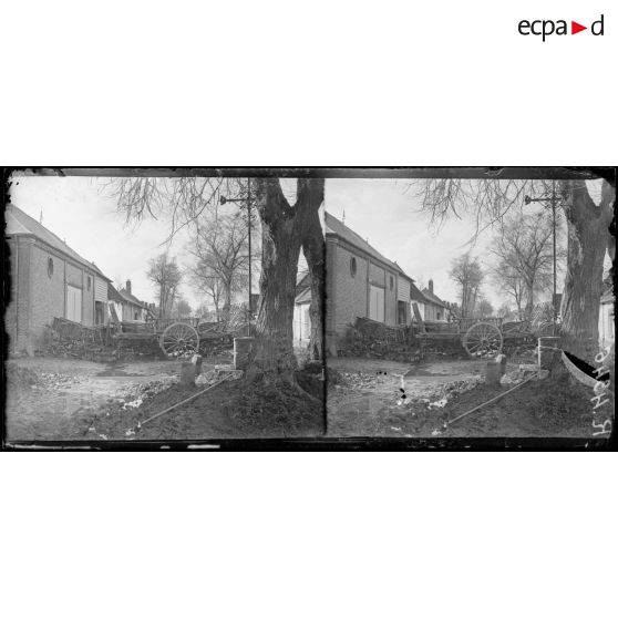 Une barricade dans un village de la Somme.