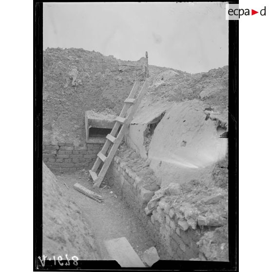 Aubérive. Marne. Ancienne tranchée allemande de Dresde. [légende d'origine]