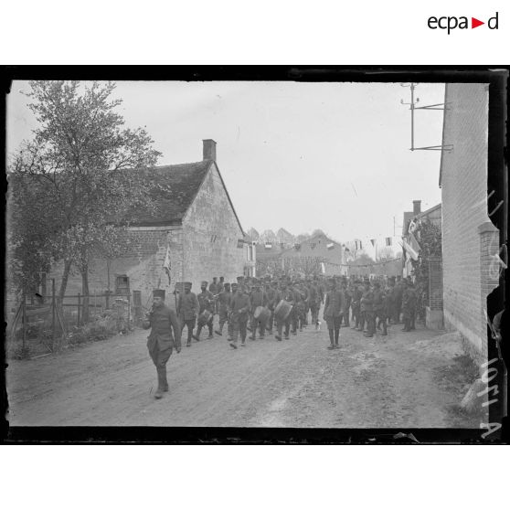 Vouzy. Marne. Fête de la Division Marocaine. La clique du 4e tirailleurs. [légende d'origine]
