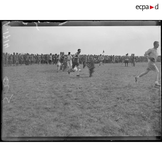 Vouzy. Marne. Fête de la Division Marocaine. Course à pied. [légende d'origine]