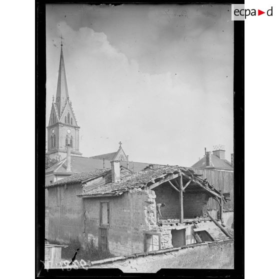 Mourmelon le Grand. Marne. Maison en ruine près de l'église. [légende d'origine]