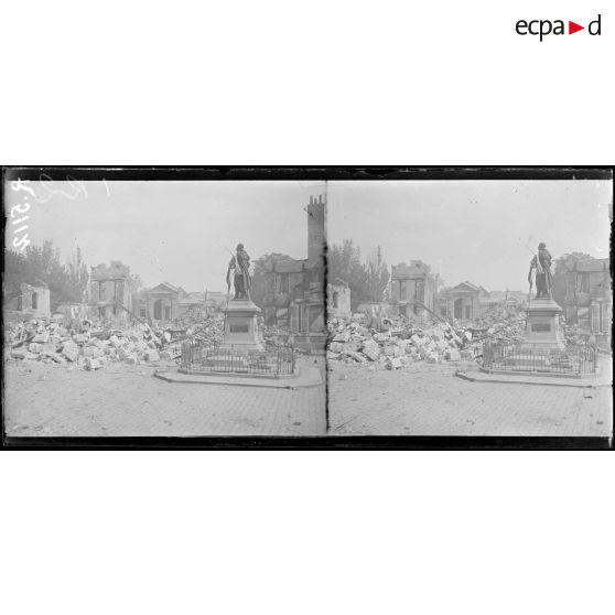 Ham (Somme). Les ruines de l'hôtel de ville. [légende d'origine]