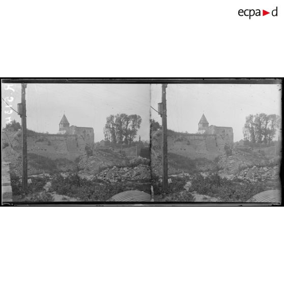 Ham (Somme). Le château (que l'on dit miné). [légende d'origine]