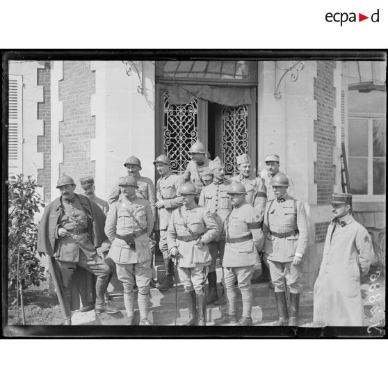 Ribécourt (Oise). Le général Gamelin et son état-major. [légende d’origine]