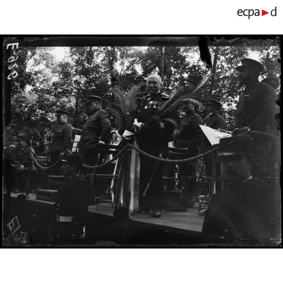 Paris. Festival des Tuileries. La remise des palmes. [légende d'origine]