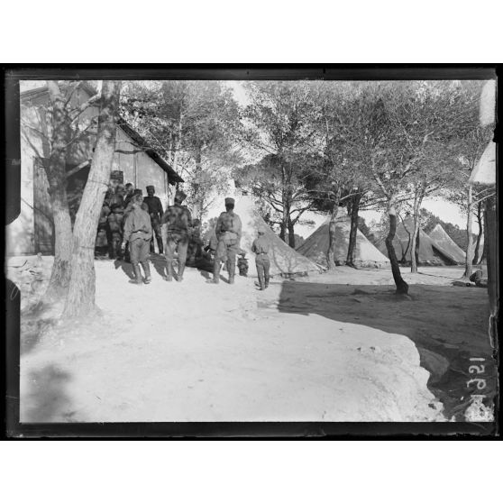 Saint Raphaël. Var. Camp Candelier. Soldats russes. [légende d'origine]
