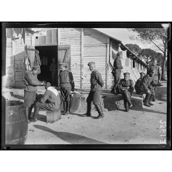 Saint Raphaël. Var. Camp Candelier. Soldats russes. [légende d'origine]