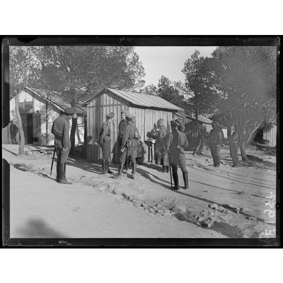 Saint Raphaël. Var. Camp Candelier. Officiers russes. [légende d'origine]