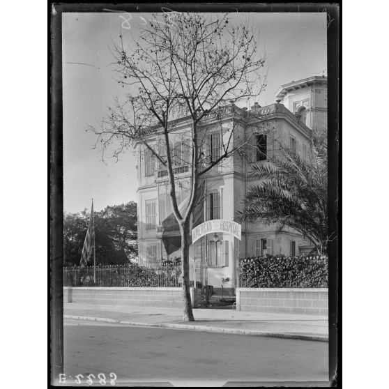 Nice. Hôtels de la côte d'azur transformés en hôpitaux. American hospital. [légende d'origine]