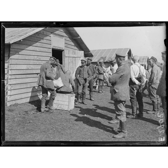 Lazant. Haute Marne. Camp de prisonniers. Le coiffeur. [légende d'origine]