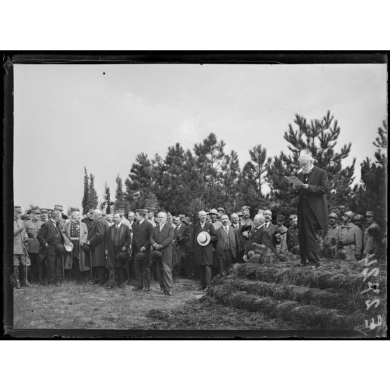 Anniversaire de la Bataille de la Marne. Le discours de Mr Ribot. [légende d'origine]