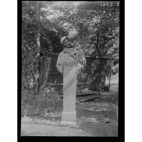 Châlons sur Marne. Maquette pour la décoration du buffet des permissionnaires (fondation de la Croix Rouge américaine). [légende d'origine]