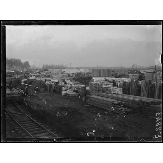 Vitry le François. Marne. La scierie militaire. [légende d'origine]