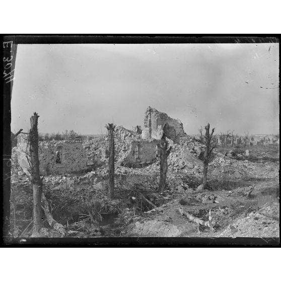 Prunay. Marne. Ce qui reste de l'église. [légende d'origine]