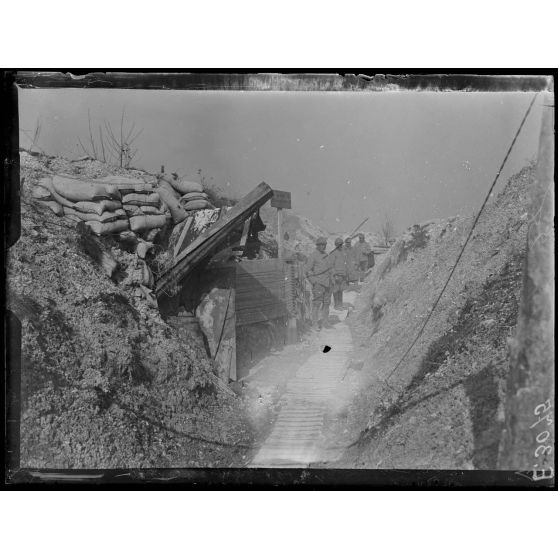 Devant Perthes. Marne. Un boyau. [légende d'origine]