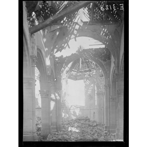 Saint Hilaire le Grand. Marne. Intérieur de l'église. [légende d'origine]