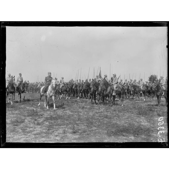 [Marne.Châlons sur Marne.Revue de la 1re Division de cavalerie.]