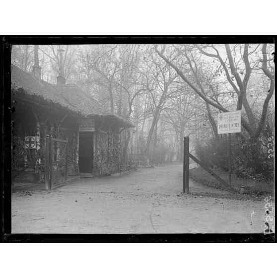 Paris. Hôpital militaire canin de la Bleue Bross. Un coin de l'hôpital. [légende d'origine]