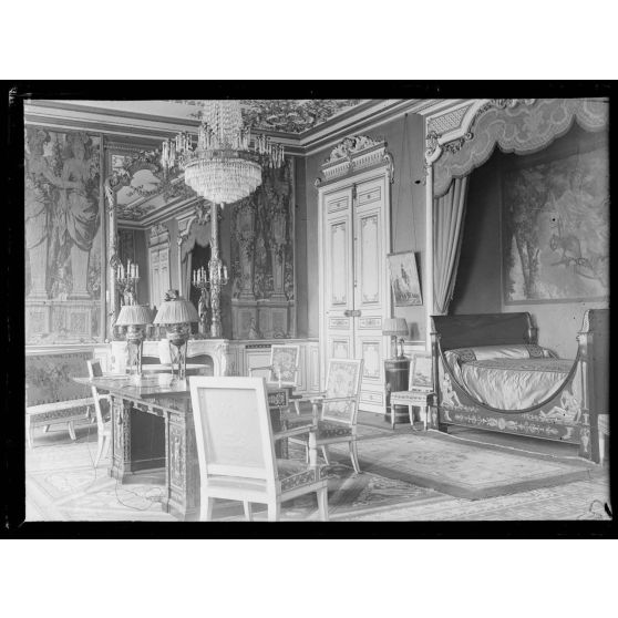 Palais d'Orsay. Paris. Appartements réservés aux souverains. La chambre à coucher. [légende d'origine]