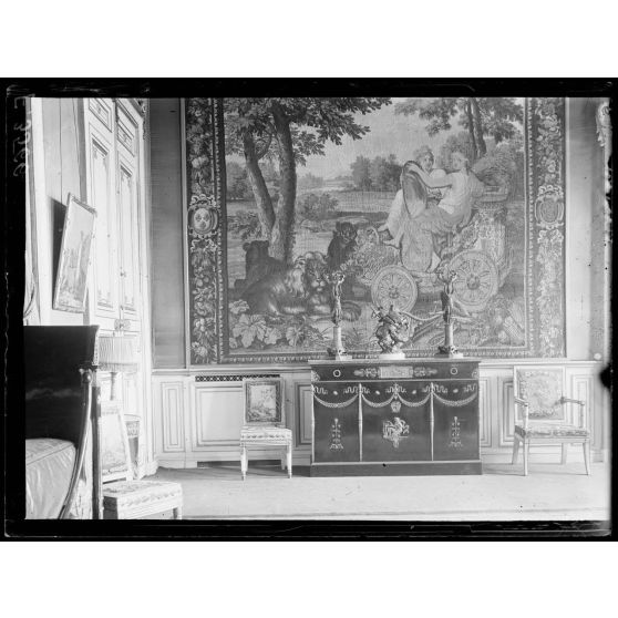 Palais d'Orsay. Paris. Appartements réservés aux souverains. Une tapisserie. [légende d'origine]