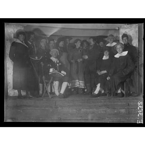 Aurillac. Cantal. Camp de prisonniers Danois. Une représentation théâtrale. [légende d'origine]