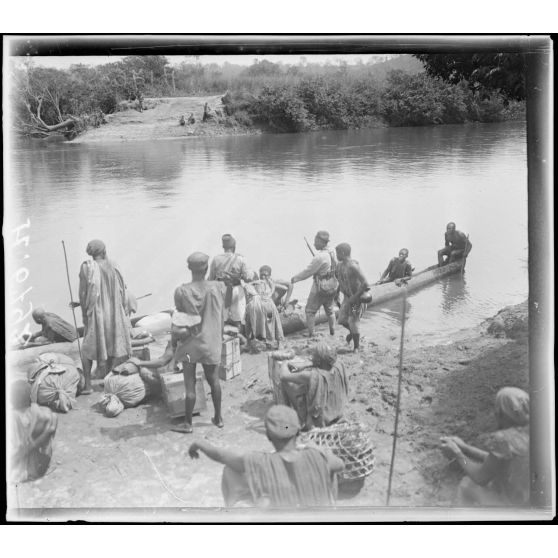 Route de Tibati à N'Gaoundéré. Passage du Moor. [légende d'origine]