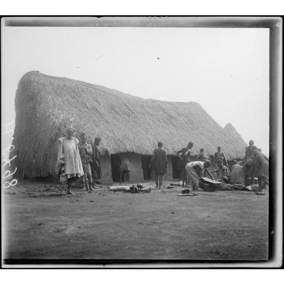 Routre de Tibati à N'Gaoundéré. Kilomètre 50, campement du Niadao. [légende d'origine]