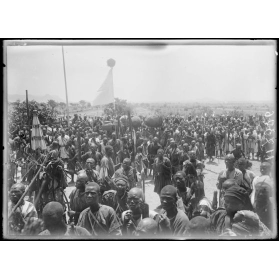 Garoua. Cortège du sultan. [légende d'origine]