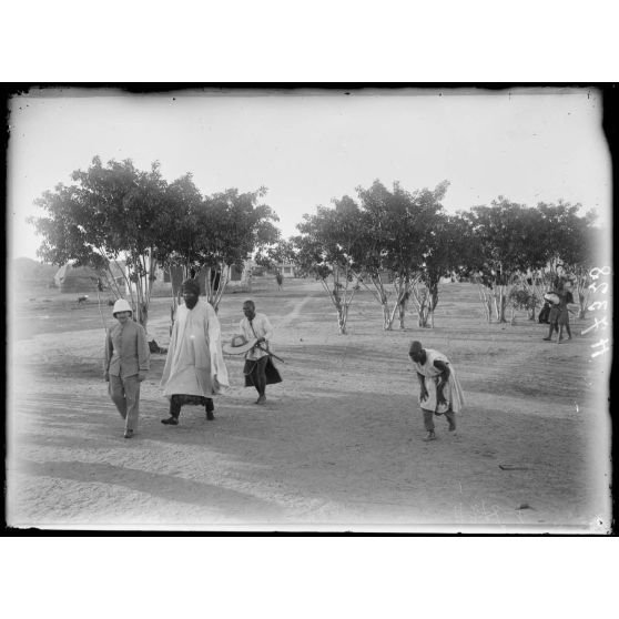 Garoua. Le sultan se rendant chez le commandant du Nord-Cameroun. [légende d'origine]