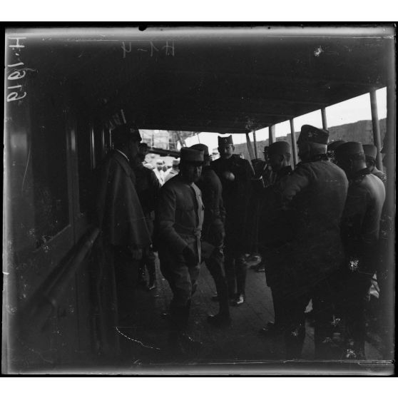 Toulon. A bord de l'Algérie. Le général Klein. [légende d'origine]