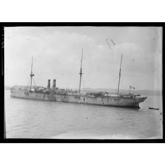 Rade de Govino. Le transport "Natal". [légende d'origine]