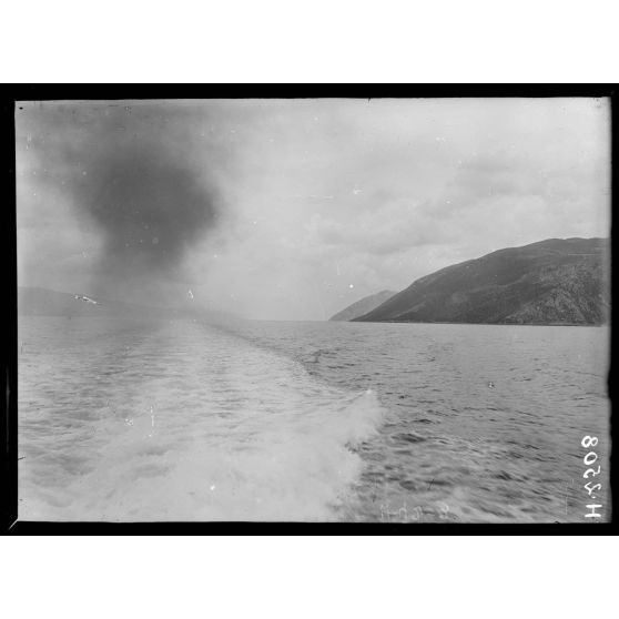 A bord de l'Opiniatre. Canal d'Ithaque. [légende d'origine]