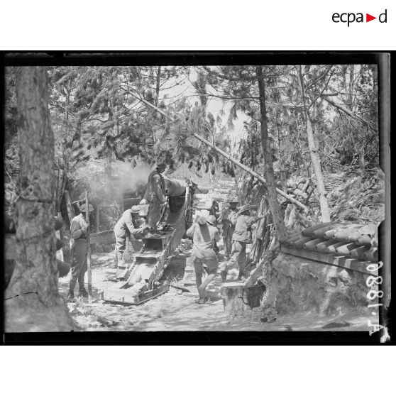 Baconnes (Marne). Une pièce de 155 long. [légende d'origine]