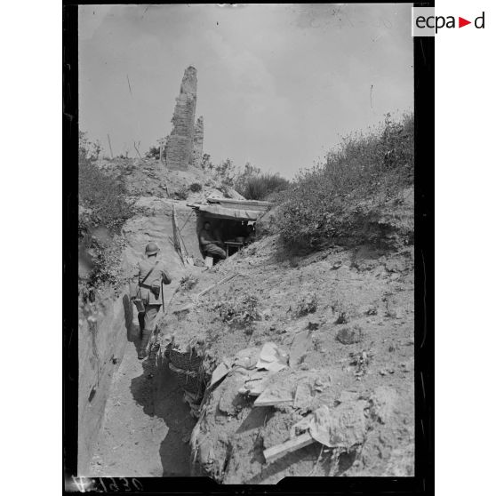 Aubérive. Marne. Un boyau nord-est. [légende d'origine]