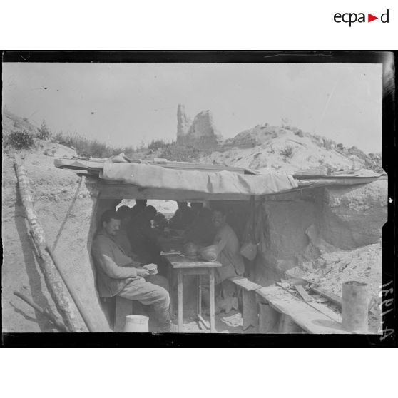 Aubérive. Marne. Une partie de cartes. [légende d'origine]