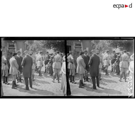 Thann. Alsace. Distribution des prix. La sortie. [légende d'origine]