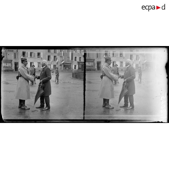 Massevaux. Alsace. Fête anniversaire de l'entrée des français. Notables et officiers. [légende d'origine]