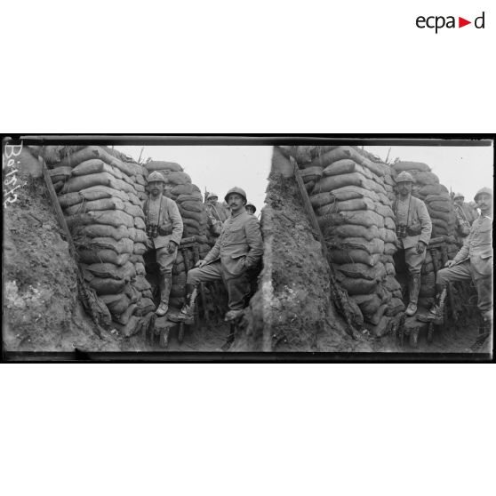 Devant Chevreux, observatoire de première ligne. [légende d'origine]