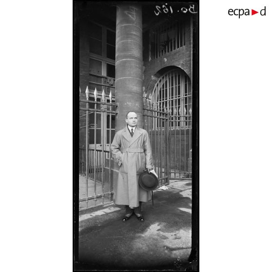 Portrait (identité). [légende d’origine]