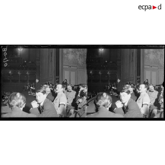 Paris - Trocadéro. Manifestation organisée par la ligue des droits de l'Homme contre les déportations en Allemagne. Discours de Monsieur Painlevé. [légende d’origine]