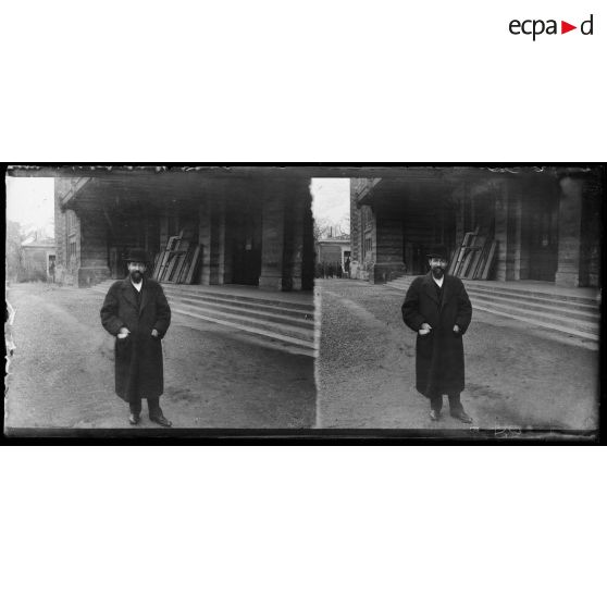 Paris - Trocadéro. Monsieur Guermet, secrétaire principal de la ligue des droits de l'Homme (un des organisateurs de la manifestation). [légende d’origine]