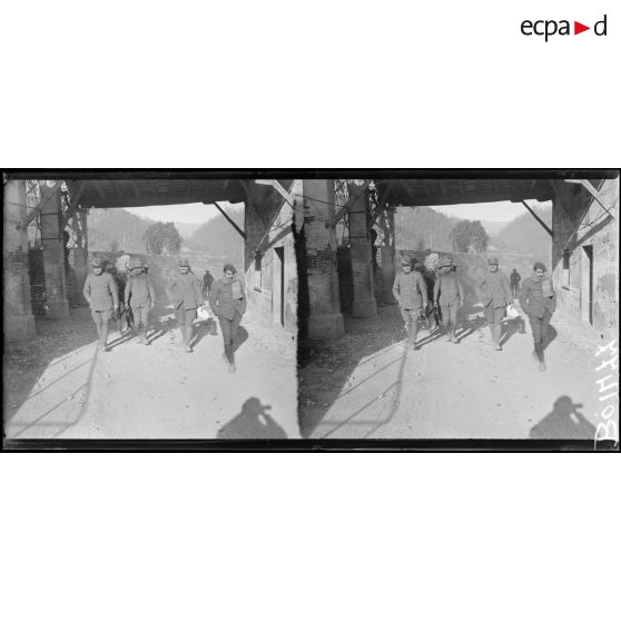 Possagno. Muletiers italiens venant des lignes. [légende d'origine]