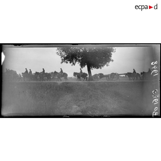 Près de Révigny (Meuse), pièce de 155 long Schneider montant en position. [légende d'origine]