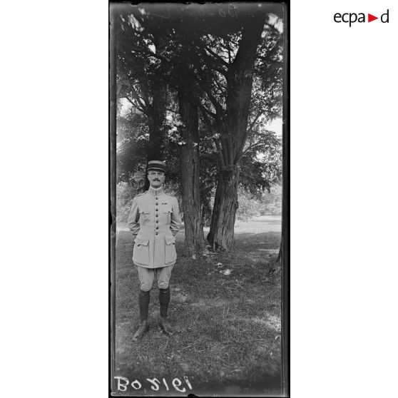 Près de Sézanne, le commandant de Goÿs de Meyzerac, commandant la brigade de bombardement. [légende d'origine]