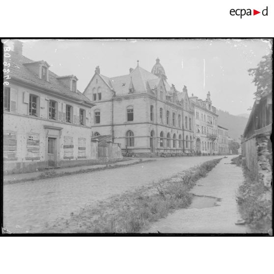 Thann, Alsace. La poste. [légende d'origine]