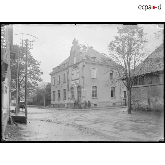 Massevaux, Alsace. La poste. [légende d'origine]